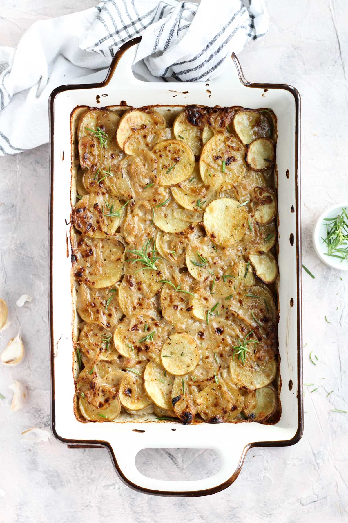 https://freshwaterpeaches.com/wp-content/uploads/2021/11/Dairy-Free-Scalloped-Potatoes-with-Rosemary-7-1-of-1.jpg