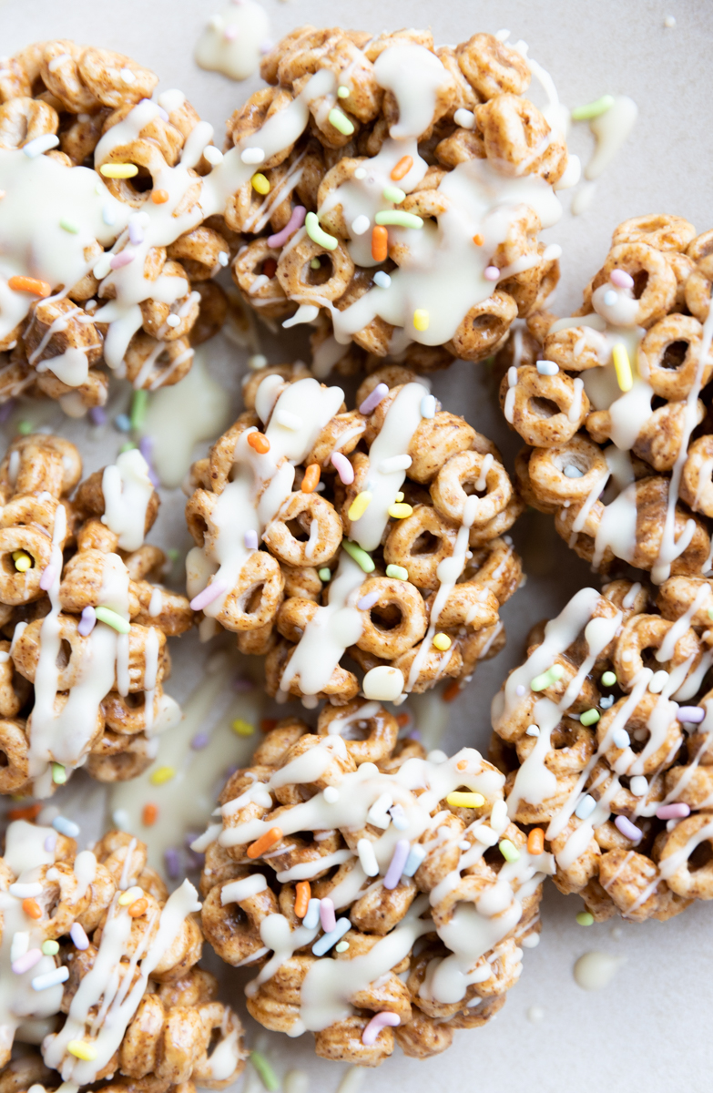 Close up picture of cereal cookies.