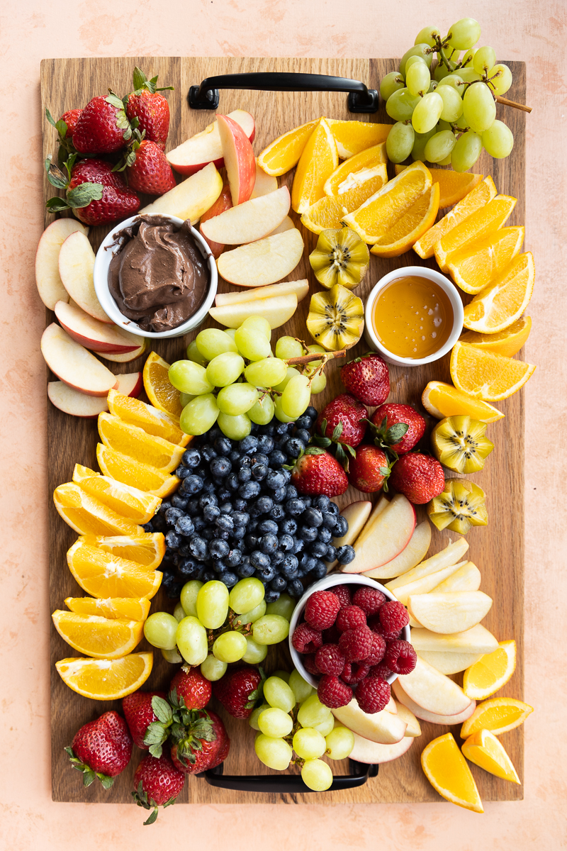 Overhead picture of fruit charcuterie board.